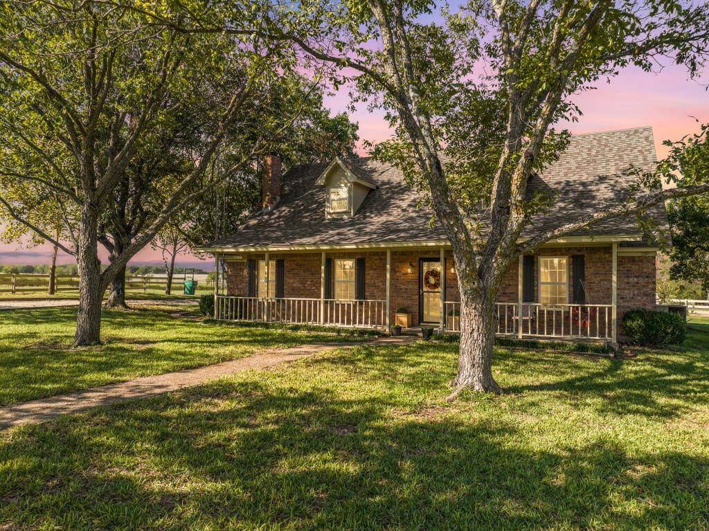 House of Homes Waco, Texas - Real Estate Cozy Home