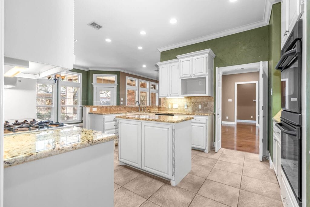House of Homes Real Estate Waco, Texas - Brooke Boiles Realtor Luxury Kitchen Interior
