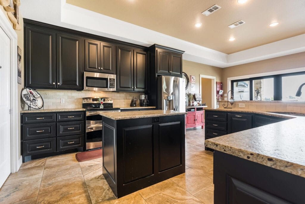 House of Homes Real Estate Waco, Texas - Brooke Boiles Realtor Luxury Kitchen